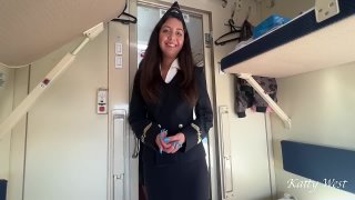 video позвал проводницу в поезде в своё купе и трахнул пока у нее был перерыв sex