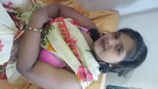 video dada ji ne apni poti sofia ko choda condom laga ke gaand marne ki koshish sex