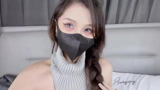 video more 新人推荐可爱邻家骚妹 丝足榨精 让妹妹穿着沾满精液的丝袜去逛街 sex