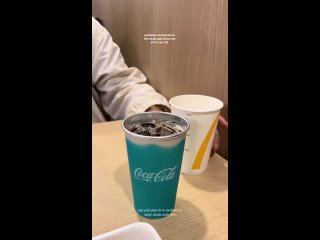 video mcdonalds выпустили стаканы которые меняют цвет при наполнении sex
