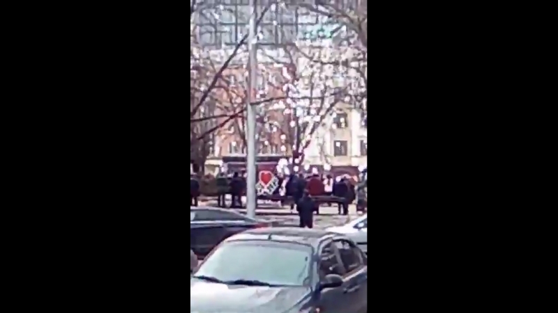 video дончане запустили белые шарики в память о погибших в кемерово sex