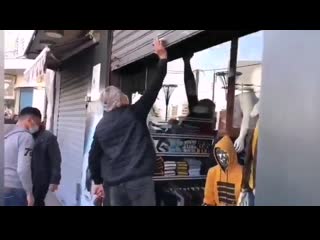 video ливан торговцы из сидона открывают свои магазины несмотря на ограничения и проводят демонстрации против мер sex