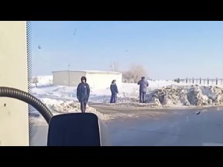 video полицейские около аэропорта в чебоксарах sex
