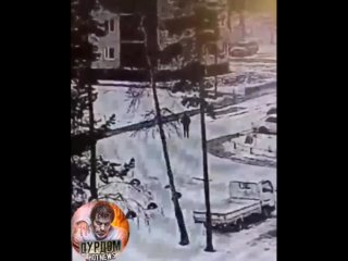 video мужчина приставил нож к горлу школьницы и пытался ее похитить sex