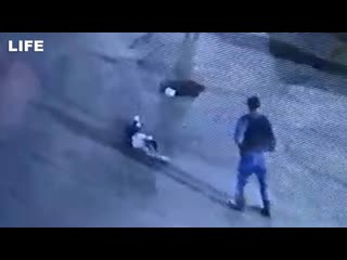 video момент молодые у клуба дикая лошадь росгвардеец застрелил пьяного парня при задержании sex