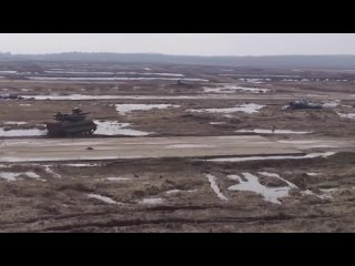 video в армии россии появились роботы зона их действия 3 км от центра управления а так они абсолютно автономны sex