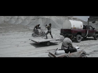 video сцену из нового безумного макса пересняли с использованием картов mad max gokart paintball war 4k рифмы и панчи sex