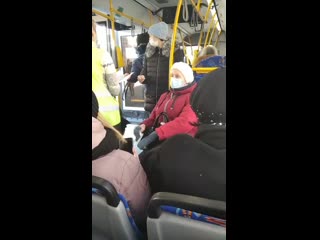 video в перми девушку без маски вытолкнули из автобуса sex