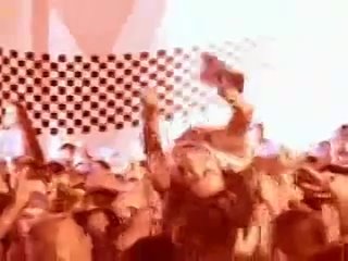 video толпа на концерте раздевает девушек sex