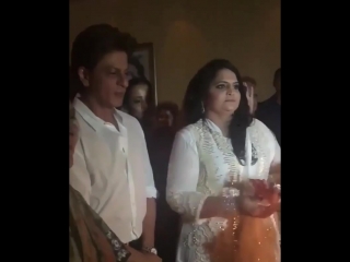 video manisha koirala makes a wish as she cuts her birthday cake along with family friends and shah rukh khan sex