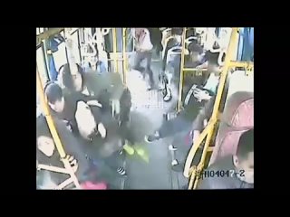 video водитель автобуса чудом остался жив китай sex