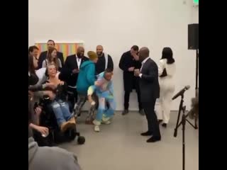 video 13 декабря 2019 кайли дженнер в галерее лос анджелеса штат калифорния sex