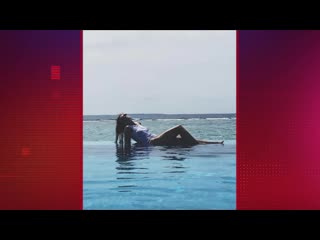 video муцениеце похвалилась большой грудью в майке без лифчика sex