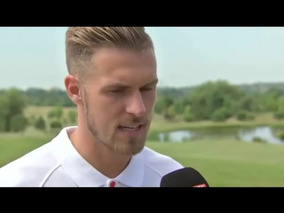 video aaron ramsey hails the great signing of chelsea keeper petr cech sex