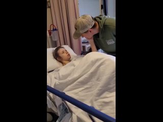 video девушка после наркоза снова влюбляется в своего парня sex