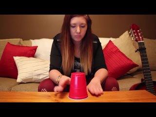 video песня со стаканомклассно поеткрасивый голосшикарно поет sex