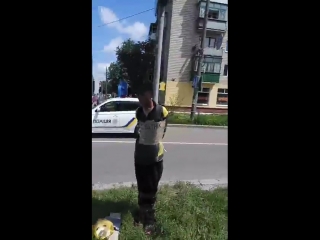 video у чернігові чоловіка привязали до стовпа з табличкою я ватник sex