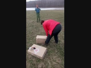 video зрелая шалунья резвится на лугу sex