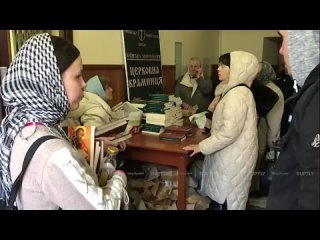 video кадры ruptly из киево печерской лавры откуда монахи вывозят личные вещи sex