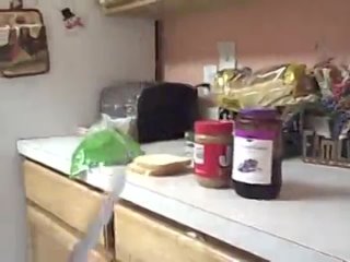 video 18 летние пацаны делают нечто в ванной sex