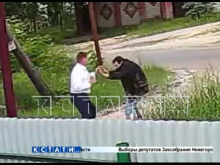 video руководитель гуфсин по воспитательной работе в форме и при погонах ввязался в драку с соседом и разорвал ему sex