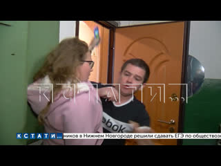 video мать и отец устроили драку пытаясь поделить ребенка после развода пришлось вмешаться полиции sex