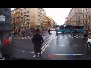 video неожиданный поворот жительница петербурга показала грудь водителю авто sex