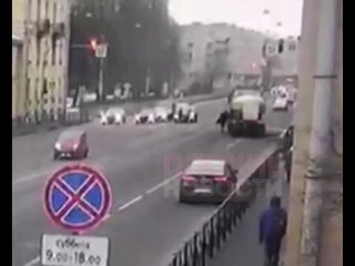 video в санкт петербурге мужчина хотел поменять рубли на доллары но был избит дагестанцами и получил перелом носа sex