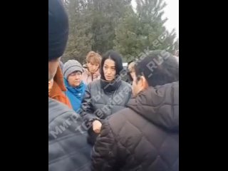video 1 января в посёлке красный аксайского района ростовской области пьяный мигрант агамурат джумаев на улице пристал к sex