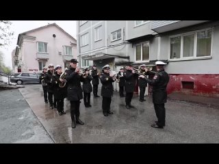 video военнослужащие тихоокеанского флота провели мини концерт для ветерана великой отечественной войны старшего мичмана sex