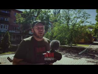 video как в горлоу пришла война разбросанные по земле яблоки и алыча перепачканные в грязи батоны и кукуруза а рядом sex