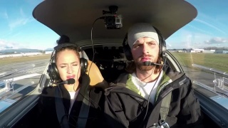video парень сделал необычное предложение девушке заставив ее сильно понервничать в к sex
