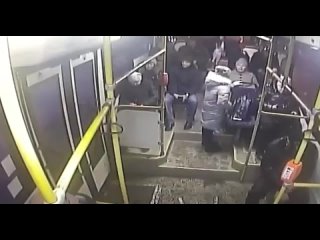 video школьница сломала руку в петербургском автобусе sex