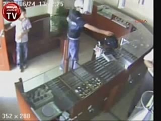 video 12 ти летний паренек предотвратил ограбленное кормушка уникальное фото видео приколы гифки sex