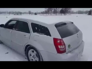 video как правильно чистить автомобиль от снега sex