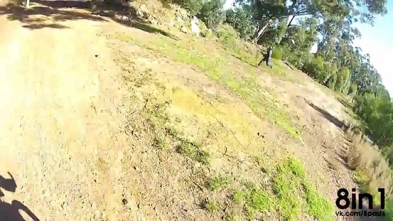 video велосипедист заснял на нашлемную камеру гопро как его грабят video cyclist robbed of bike at gunpoint and films it sex