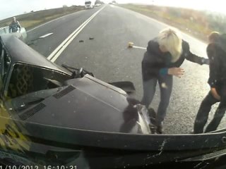 video страшная авария с удачным концом видеорегистратор ахренеть слабонерным не смотреть очень сильная авария страшная sex