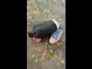 video парень услышал крики на улице и вышел помочь sex