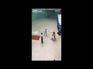 video сотрудница полиции переоделась в медсестру чтобы обезвредить преступника sex