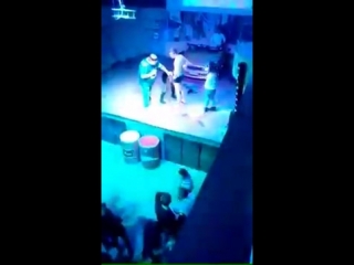 video пьяная девушка в клубе райon занялась сексом с незнакомцем за 2 коктейля томск sex