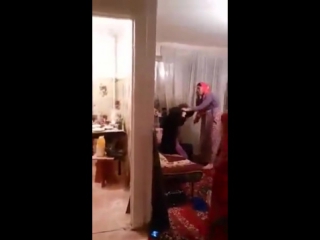 video чеченка узнала что её дочь встречается с парнем sex