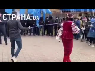 video протест против внешнего управления украиной возле посольства сша в киеве sex