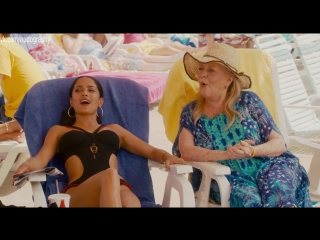 video сальма хайек salma hayek мария белло maria bello и другие в фильме одноклассники grown ups 2010 sex