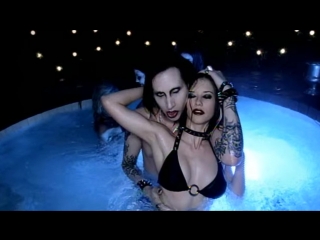 video кайлер ли chyler leigh и marilyn manson в клипе tainted love 2001 hd 1080p голая грудь бикини sex