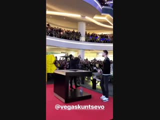 video 17 11 18 emin и игорь акинфеев торжественная церемония открытия аллеи чемпионов в vegas кунцево подпись именной sex