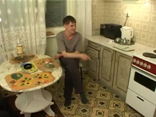 video русская мамочка трахается с сыном и его приятелями sex