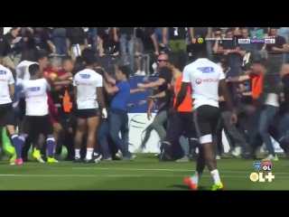 video футбол fooligans два столкновения болельщиков с футболистами сорвали матч бастия лион sex