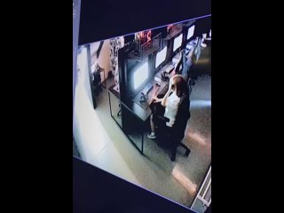 video в московском компьютерном клубе девушка проиграла в доту и разнесла монитор sex