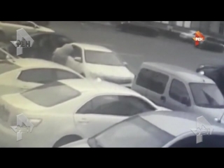 video камера зафиксировала как преступники забрали у водителя 32 млн рублей sex