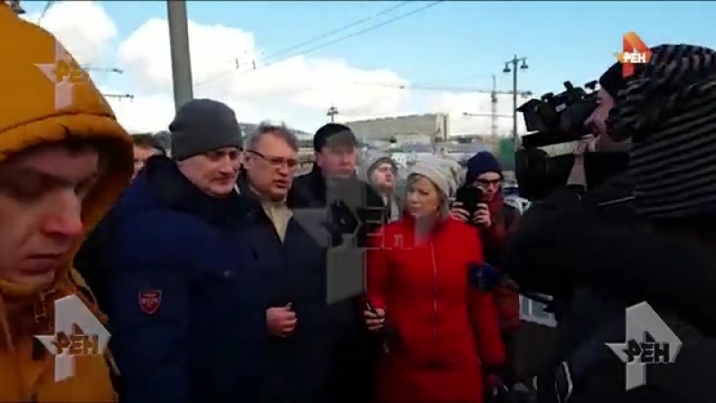 video лидер партии парнас михаил касьянов в окружении охранников почтил память бориса немцова sex